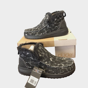 HEY DUDE Denny Ankle Bootie Women's Size US 7 Marble Grey Lightweight Warm Boots